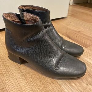 Gentle Souls black Leather Ankle Booties